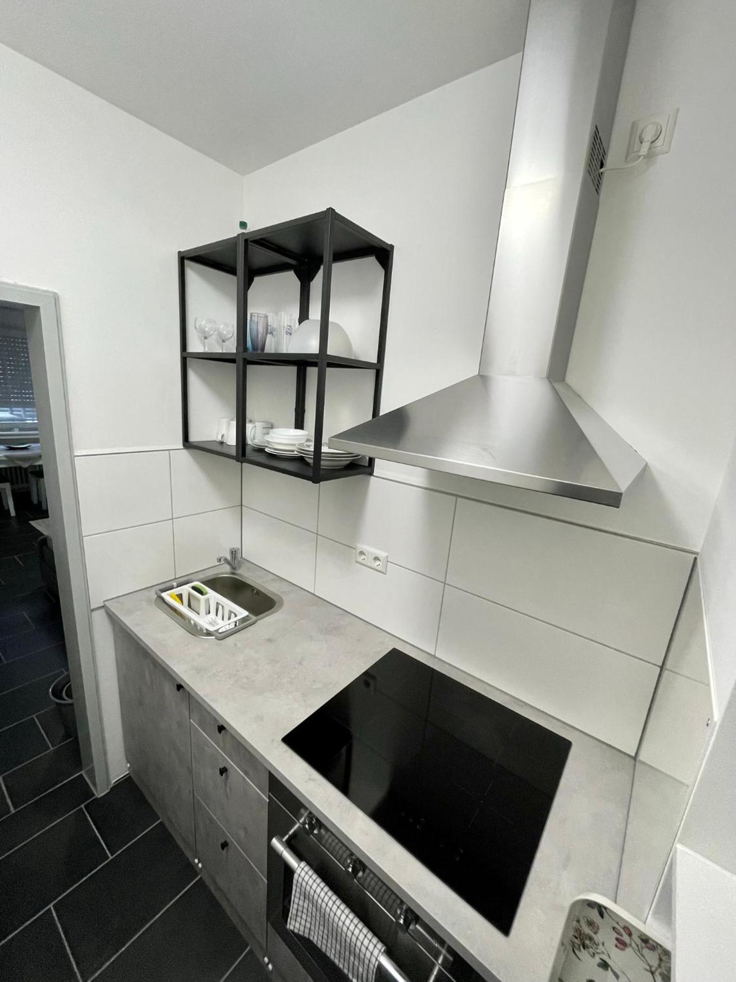 Naehe Hauptbahnhof & Ece-Center, Smart Tv Apartment คาร์ลสรูเฮอ ภายนอก รูปภาพ