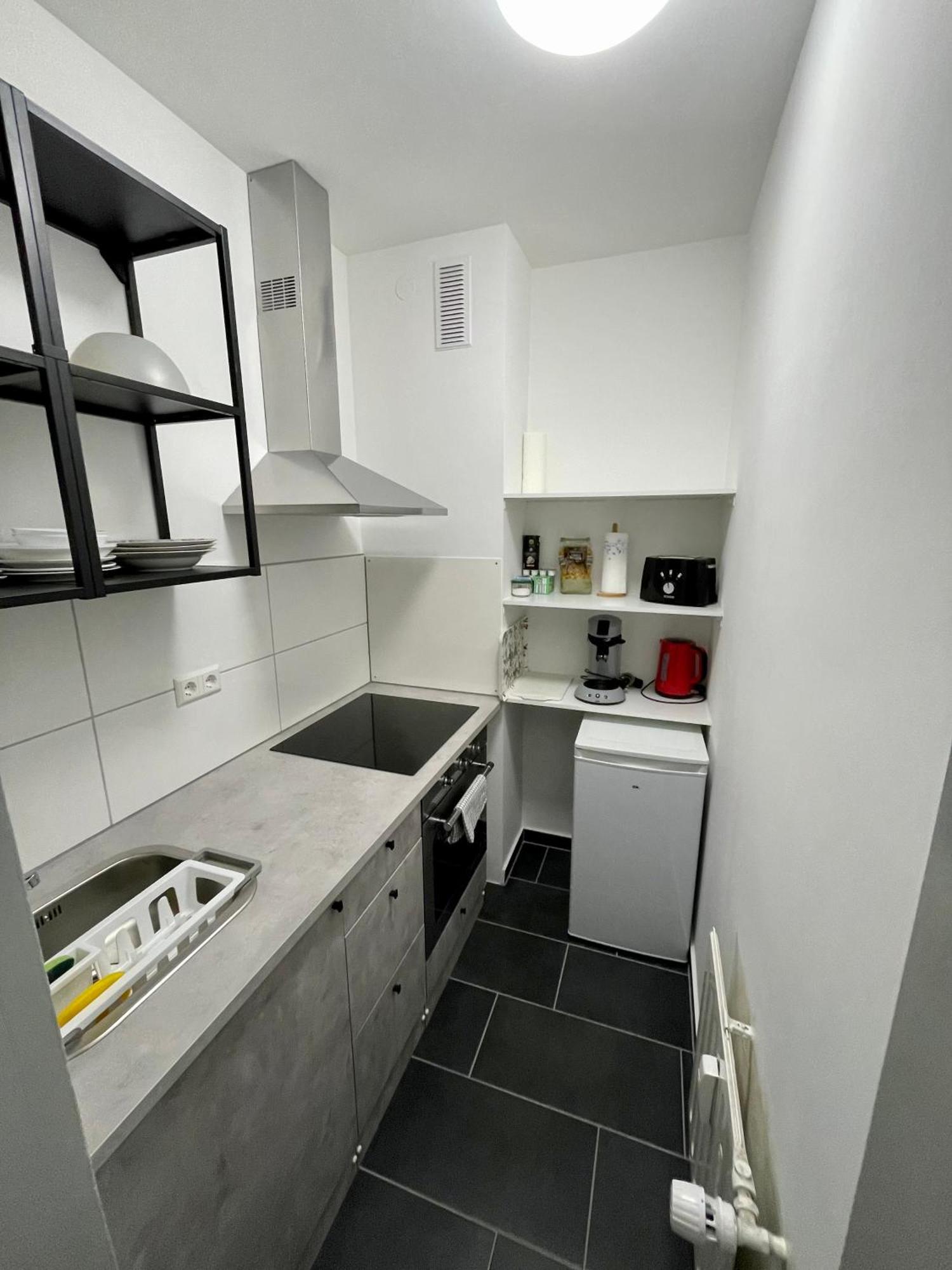 Naehe Hauptbahnhof & Ece-Center, Smart Tv Apartment คาร์ลสรูเฮอ ภายนอก รูปภาพ